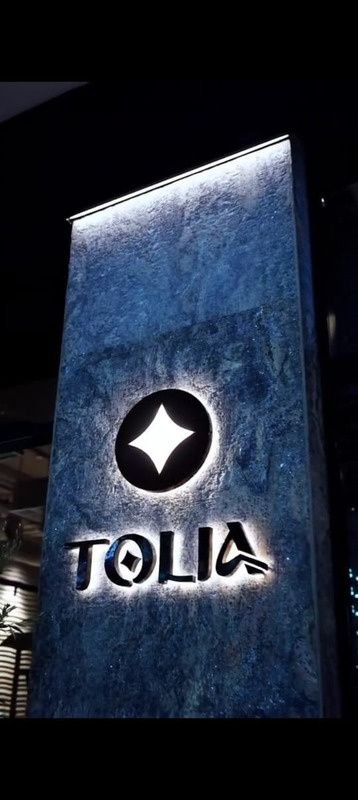 Tolia restaurant seating