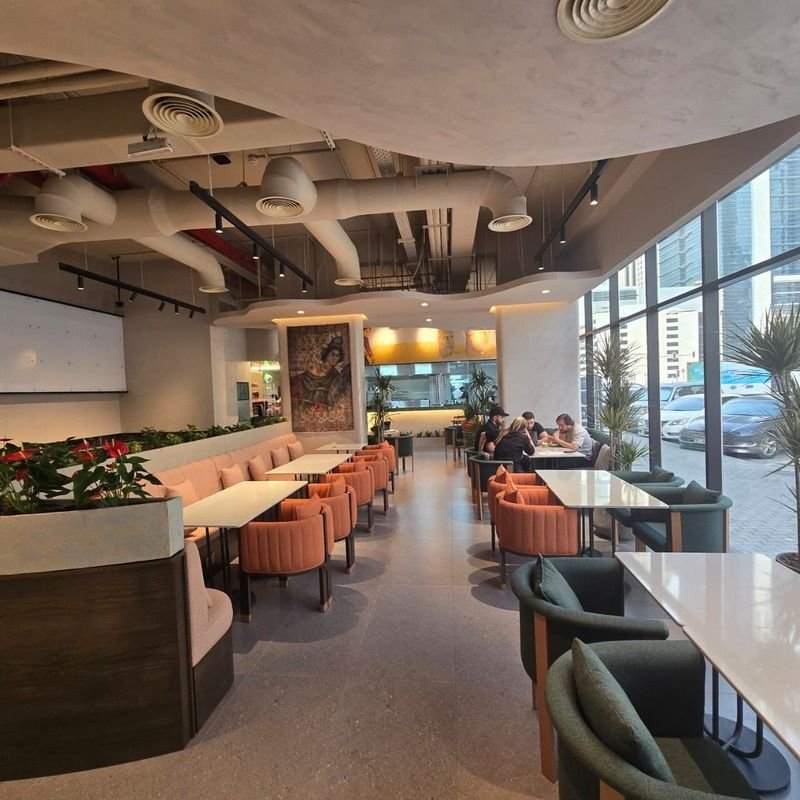 Tolia restaurant smoking area